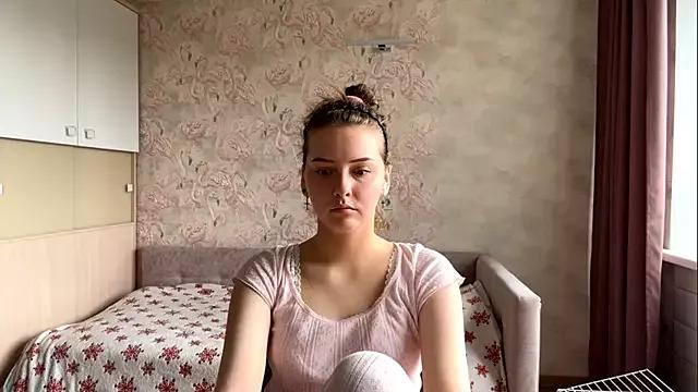 KFCutieMika from StripChat is Freechat
