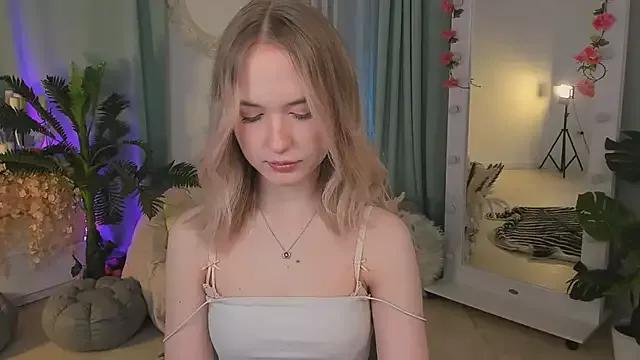 kikishyness from StripChat is Freechat