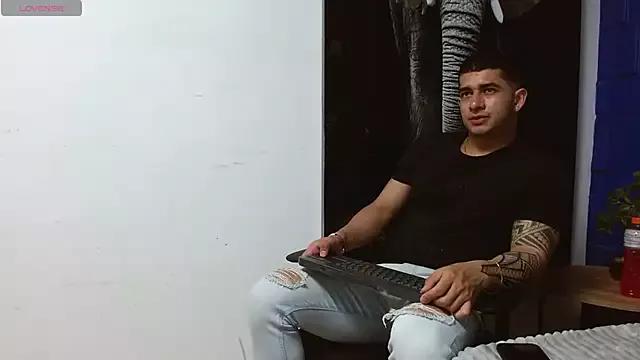 king_falconer from StripChat is Freechat