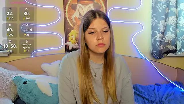 KiraKyler from StripChat is Freechat