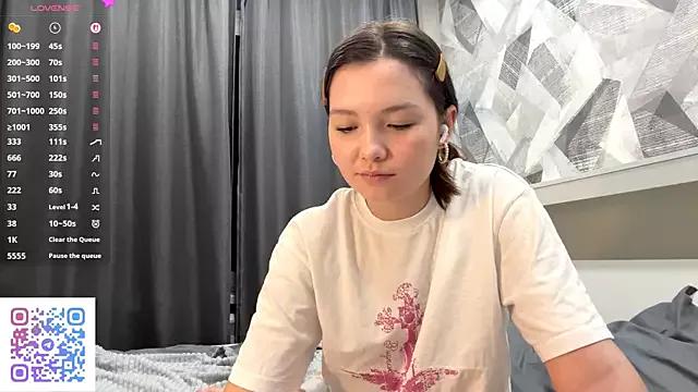 KiraVelvet from StripChat is Freechat