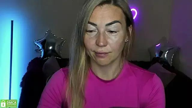 Kiss_julli88I from StripChat is Freechat
