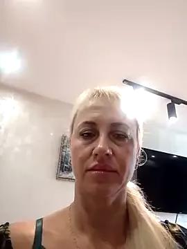 KissMiSveet from StripChat is Freechat