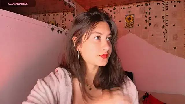 kisstarxxx from StripChat is Freechat