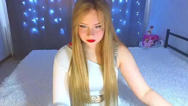 kitten_kiss from StripChat is Freechat