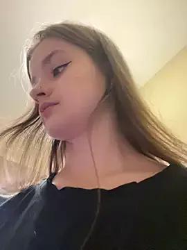 KittyQueeny from StripChat is Freechat