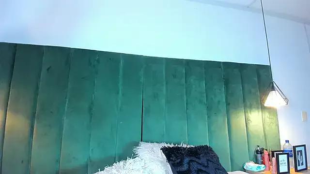 kittyy_milk_001 from StripChat is Freechat