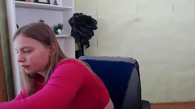 klerkarina from StripChat is Freechat