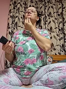 Entertain your itch for girls livestreamers with our collection of stunning models, skilled in the art of temptation and delight.