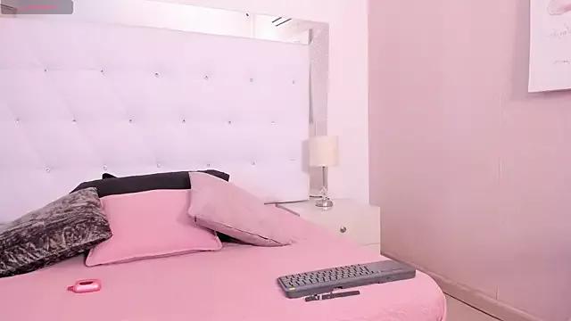 KymmKitty from StripChat is Freechat