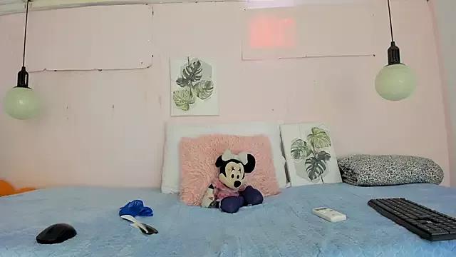 Lady_rossee from StripChat is Freechat