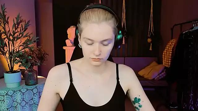 Entertain your itch for girls livestreamers with our collection of stunning models, skilled in the art of temptation and delight.