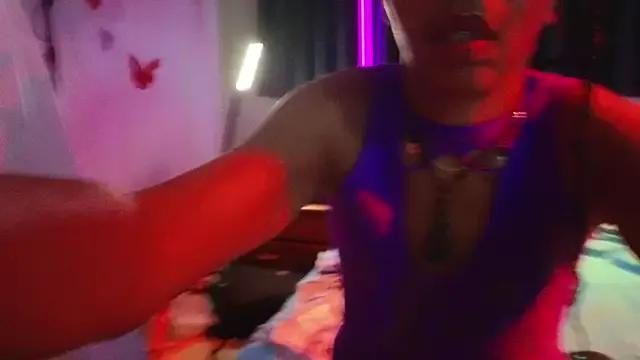 Ladyzee25 from StripChat is Freechat