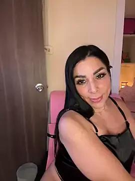 laemmarouse from StripChat is Freechat