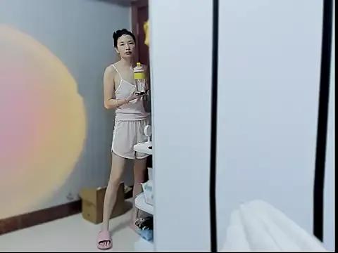 LaLaLiang from StripChat is Freechat