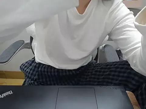 Lamoon_2k from StripChat is Freechat