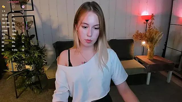 LanaRoselle from StripChat is Freechat