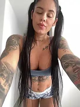 LaraHenao from StripChat is Freechat