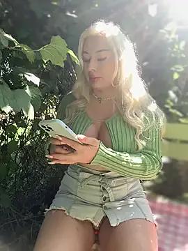 Entertain your itch for girls livestreamers with our collection of stunning models, skilled in the art of temptation and delight.