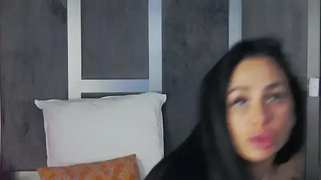 LaraVos from StripChat is Freechat