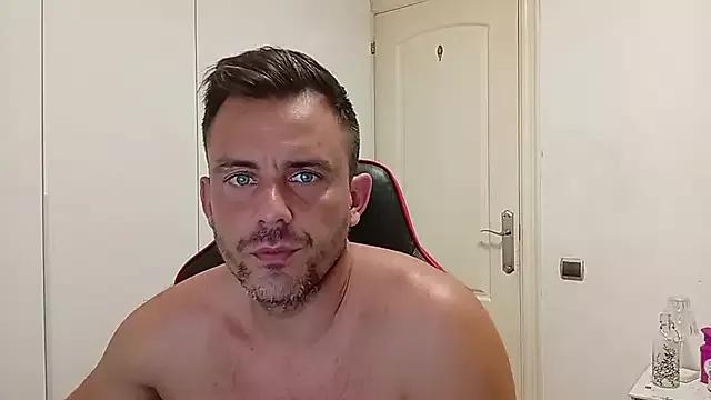 latinblueboy from StripChat is Freechat