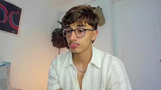 LatinReall from StripChat is Freechat