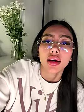 laura_santa from StripChat is Freechat