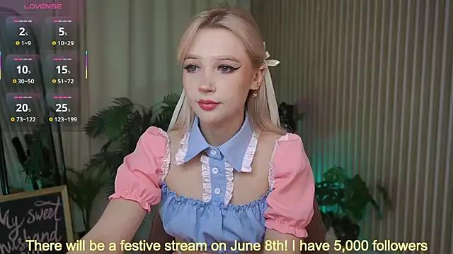 Entertain your itch for girls livestreamers with our collection of stunning models, skilled in the art of temptation and delight.