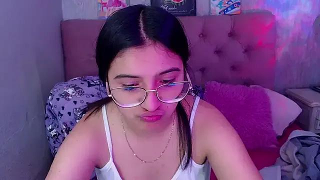 laurenelove from StripChat is Freechat