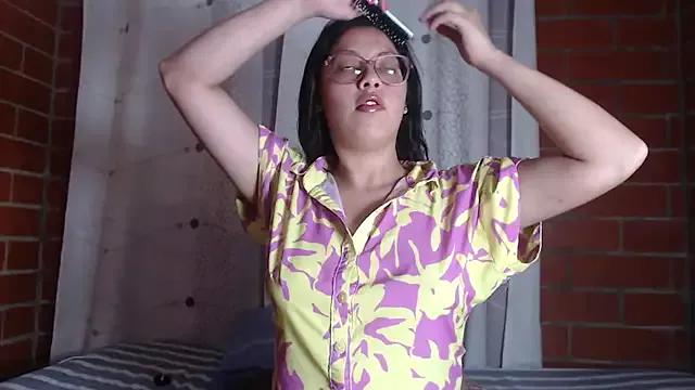 layla_lux_ from StripChat is Freechat