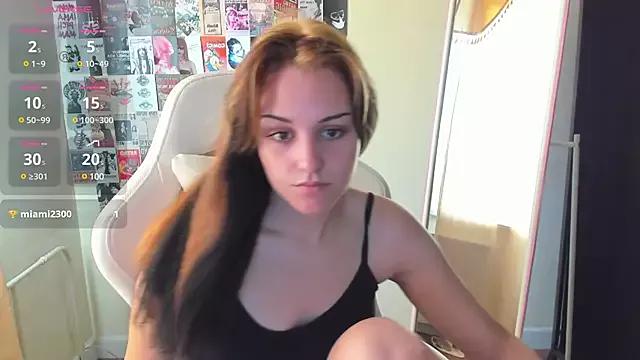 LaylaDreww from StripChat is Freechat
