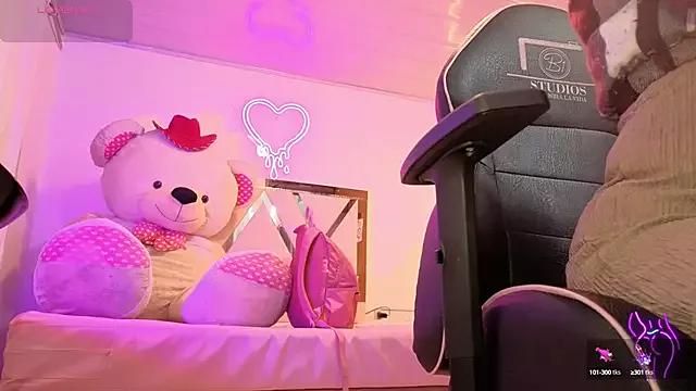 Entertain your itch for girls livestreamers with our collection of stunning models, skilled in the art of temptation and delight.