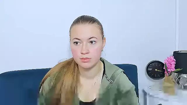 LeaNaughty from StripChat is Freechat