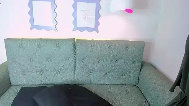 leila_whisper from StripChat is Freechat