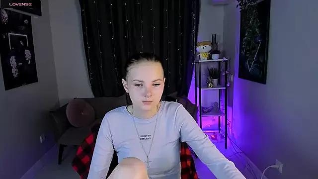 Leila_xxBaby from StripChat is Freechat