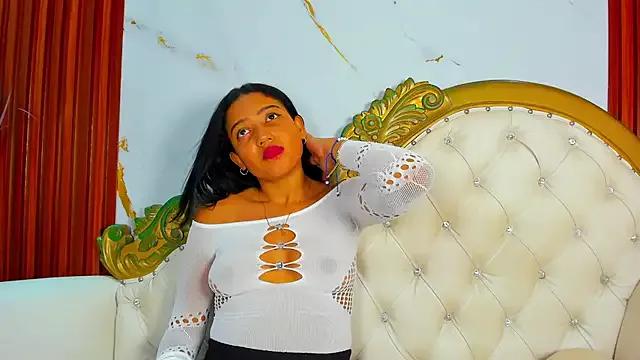LeireAdams from StripChat is Freechat
