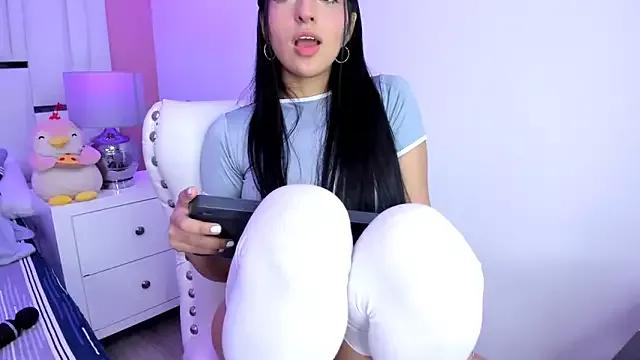 LennaBlair from StripChat is Freechat
