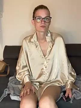 Lesamantssexy from StripChat is Freechat