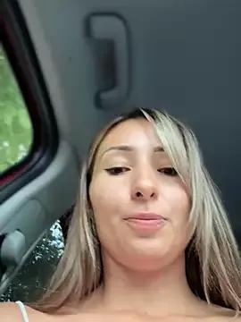 LetsFunKARINA from StripChat is Freechat