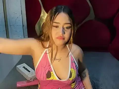 LevisMiaRs from StripChat is Freechat
