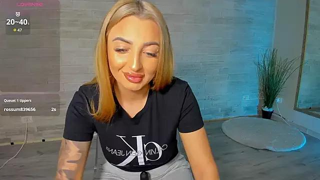 Entertain your itch for girls livestreamers with our collection of stunning models, skilled in the art of temptation and delight.