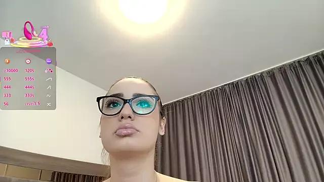 lexydivine from StripChat is Freechat