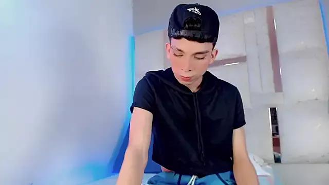 Liam_plays from StripChat is Freechat