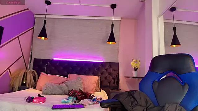 Liiam_moon from StripChat is Freechat