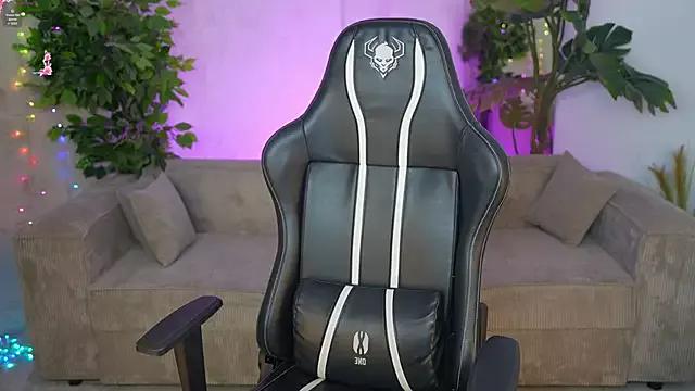 Entertain your itch for girls livestreamers with our collection of stunning models, skilled in the art of temptation and delight.
