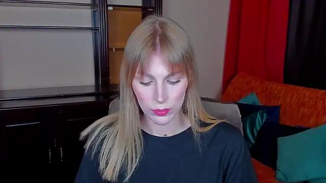 LilaBright from StripChat