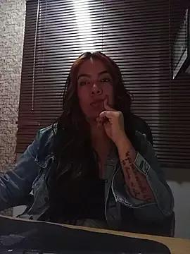 lili_hiugs from StripChat is Freechat