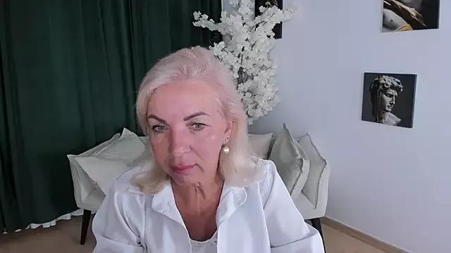 LiliaMoons from StripChat is Freechat