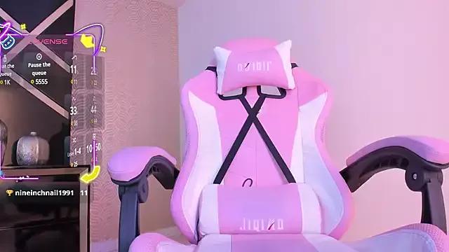 Entertain your itch for girls livestreamers with our collection of stunning models, skilled in the art of temptation and delight.