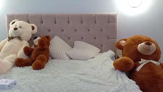 Entertain your itch for girls livestreamers with our collection of stunning models, skilled in the art of temptation and delight.